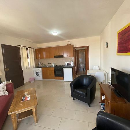 Sea View Apartments 皮斯索里 外观 照片