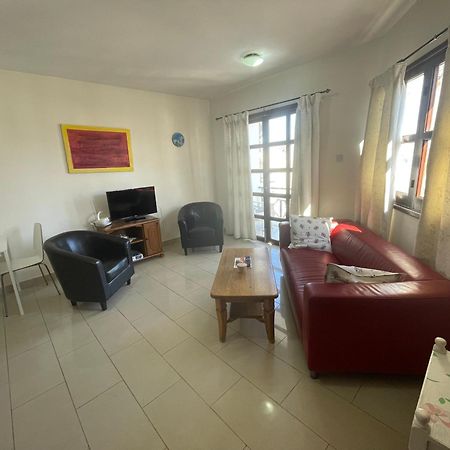 Sea View Apartments 皮斯索里 外观 照片